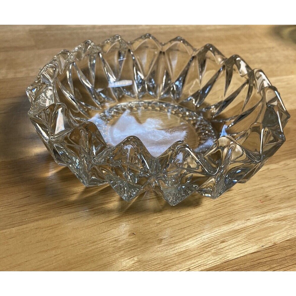 Vintage Clear Glass Ashtray Tray 6” Scalloped Edge – Retro MCM Grannycore Decor - Picture 3 of 5
